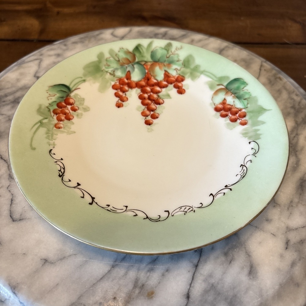 VTG Favorite Bavaria Hand Painted 7.5" Artisan Porcelain Plate Fruit Grapes